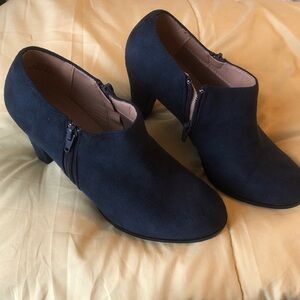 Life Stride Ankle booties LN!!!